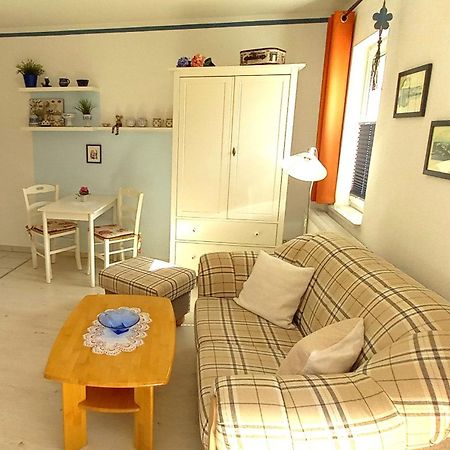 Studio 5 Im Eg Haus Stranddistel, Wunderschones Studio Fur 2 Personen In Zingst Esterno foto